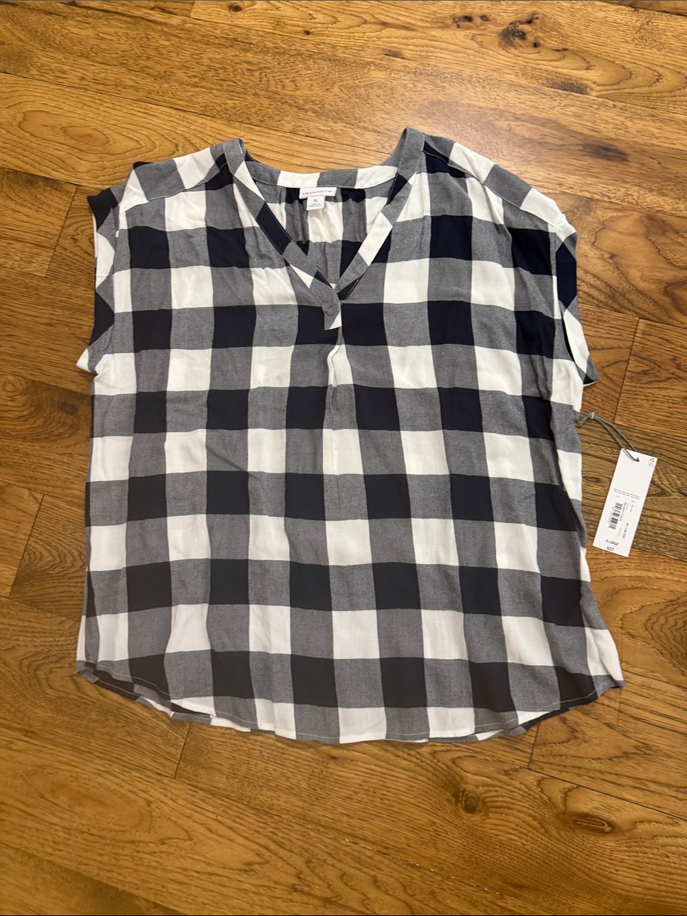 Liz Claiborne Black and White Gingham V-Neck Blouse